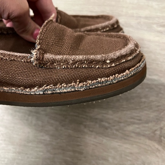 Rainbow Brand Canvas Loafers - Picture 7 of 11